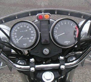 Kawasaki KZ900-C2 instruments